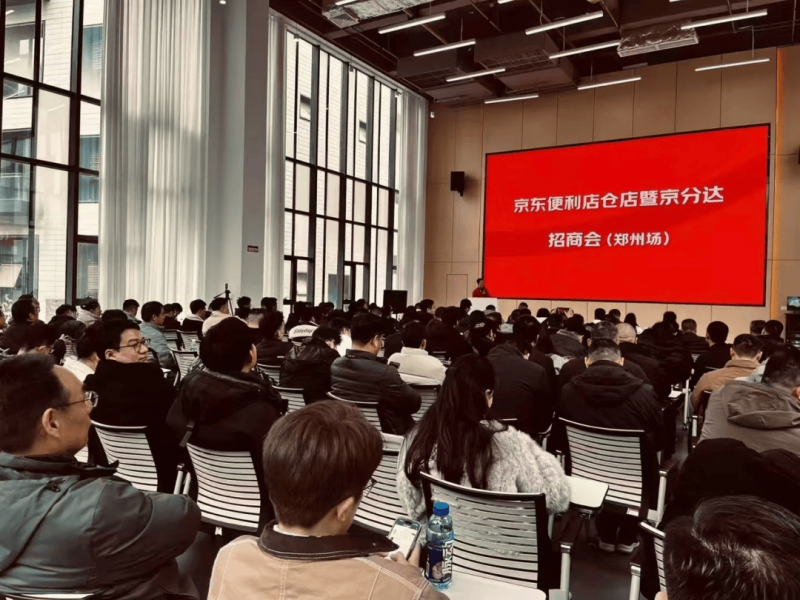 市领导检查指导征兵体检工作